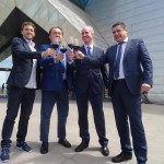 Bodega SOMMOS se convierte en nuevo patrocinador de la SD Huesca. Esta mañana se ha firmado el acuerdo del patrocinio en la misma bodega.