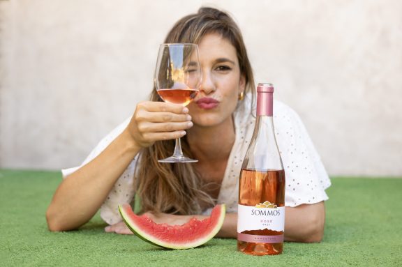 Celebremos el Día Internacional del Vino Rosado