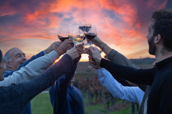 Disfruta del mes del enoturismo con cinco experiencias únicas de Bodega Sommos
